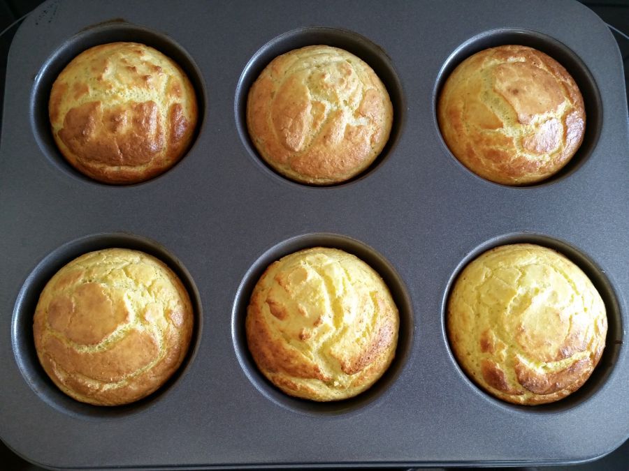 Bei 175°C Umluft ca. 15 - 20 Minuten oder bei Ober- und Unterhitze ca. 20 - 25 Minuten backen.