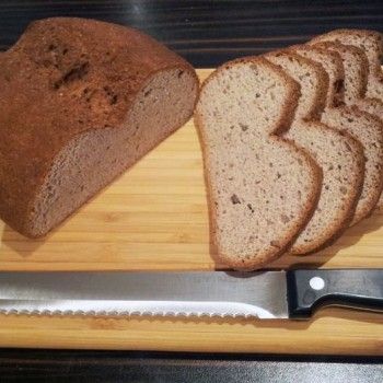 ... und dann lass es dir schmecken! Wir hoffen, dass dir unser glutenfreies Eiweissbrot schmeckt!