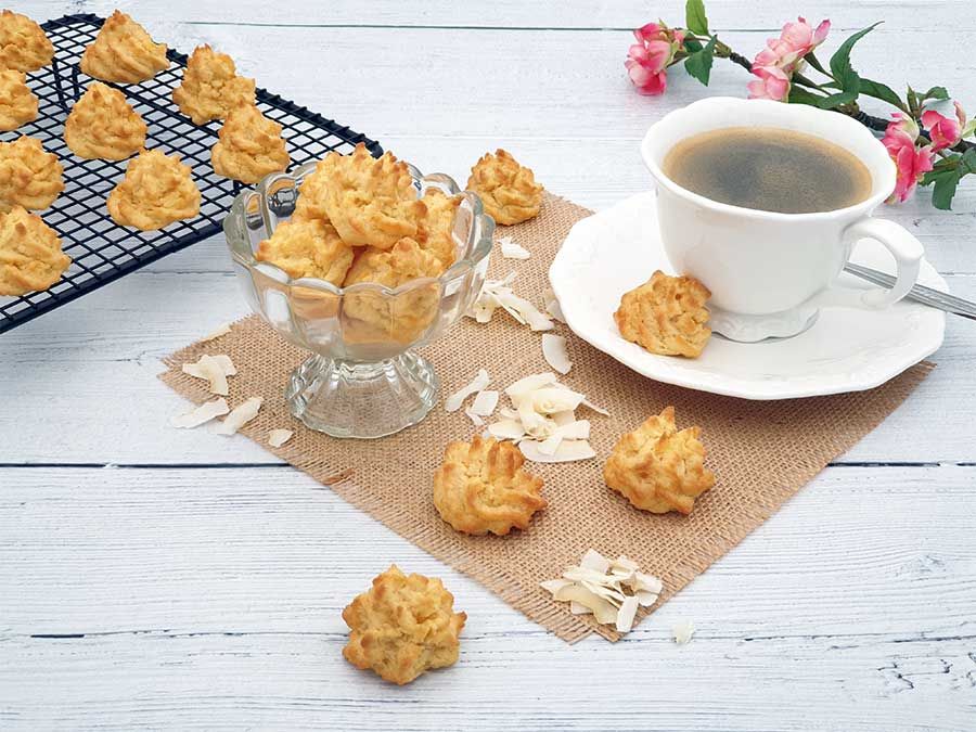 069-01_Weihnachtszauber-KOKOSMAKRONEN-low-carb-Kekse