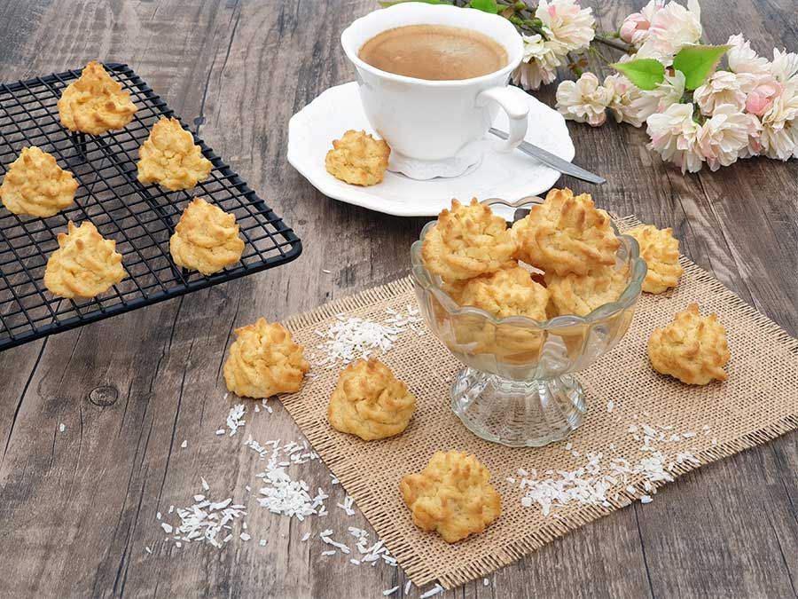 069-01_Weihnachtszauber-KOKOSMAKRONEN-lowcarb-glutenfreie-kekse-Plaetzchen-keto-zuckerfrei