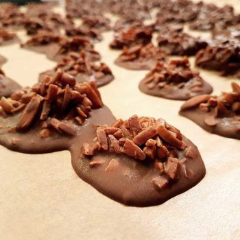 Low-Carb Schoko-Mandel-Berge Schoko-Crossies zuckerfrei keto paleo Weihnachtsgeschenk Selbstgemacht Rezept