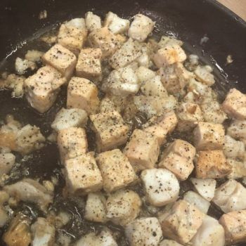 Lachs auf Nudeln mit Orangen-Gemüse-Sugo