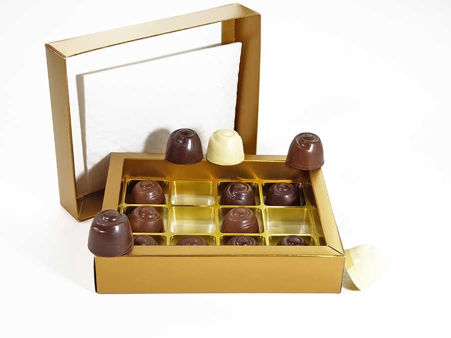 Choketo Low Carb & Keto Pralinés Großpackung mit 12 gefüllten, handgemachten Pralinen - Schokolade & Füllungen ohne Zuckerzusatz – xylitfrei