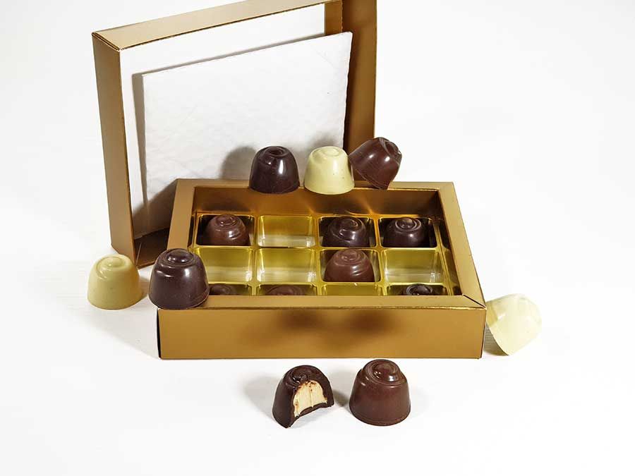 Choketo Low Carb & Keto Pralinés Großpackung mit 12 gefüllten, handgemachten Pralinen - Schokolade & Füllungen ohne Zuckerzusatz – xylitfrei