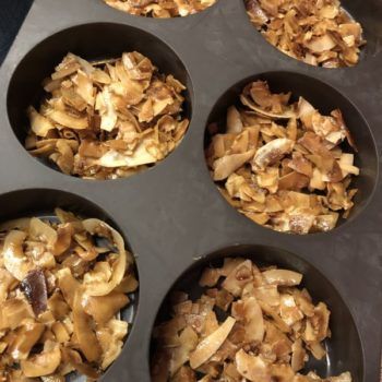 Rezept Kokoskrokant zum Snacken und für Desserts, Schokolade, Eis lowcarb keto