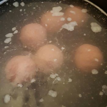 Rezept Mascarpone Erdbeer Knödel mit mit rosa Peffer-Erdbeer-Zitronensauce lowcarb glutenfrei