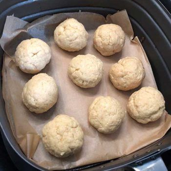 Rezept Quarkbälle mit Powidl Fülle aus dem Airfryer lowcarb glutenfrei kalorienarm