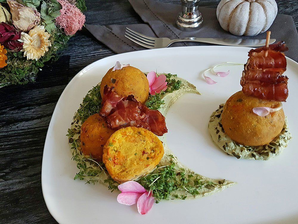 Rezept Kürbisknödel aus dem Backofen auf Kürbisquark lowcarb glutenfrei