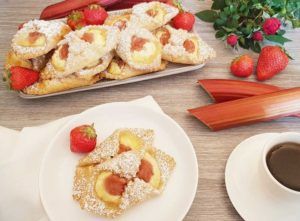 Rezept Erdbeer Rhababer Quarkschifferl lowcarb glutenfrei