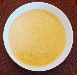 Rezept Rahm Käse Schmarrn mit Gartenkräuterjoghurt und Räucherlachs lowcarb keto glutenfrei