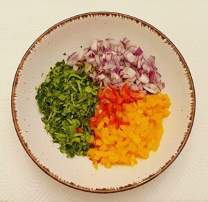 Herzhafte Sticks mit Räucherlachs, Quark und Ricotta. Pro Stick nur 1g Kohlenhydrate.