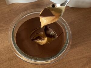 Rezept Karamell Proteindessert mit Schokoschicht aus Schokoladenzauber low carb keto glutenfrei