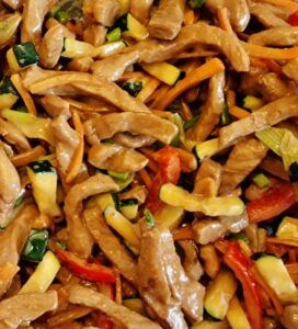 Rezept Erdnuss Gemüse-Fleischpfanne mit Pastazauberreis low carb keto glutenfrei