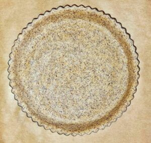 Rezept Mohn Vanille Grießpudding Tarte mit Marillentopping low carb keto glutenfrei