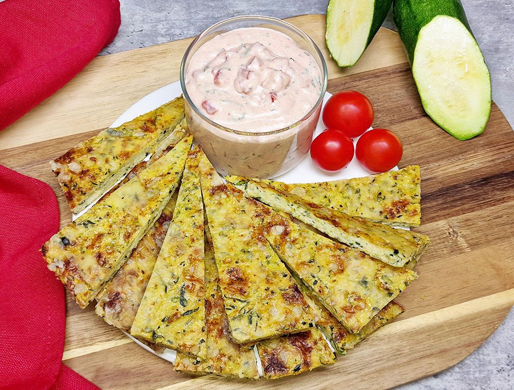 Rezept Zucchini Käse Ecken mit Tomaten Joghurt Dip low-carb keto glutenfrei