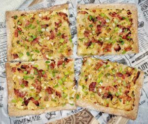 Rezept Sauerkraut Speck Flammkuchen low-carb keto glutenfrei